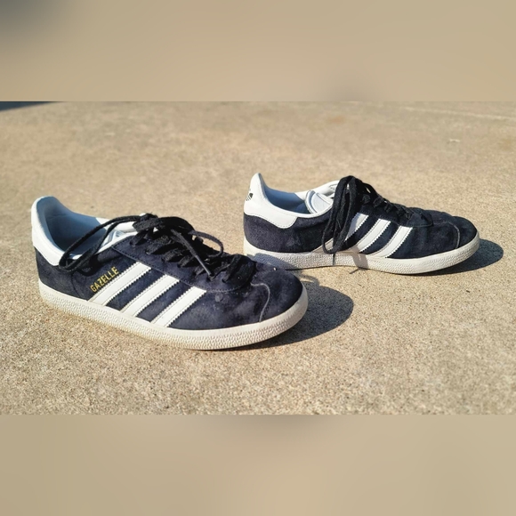 Adidas Gazelle shoes - Picture 1 of 5
